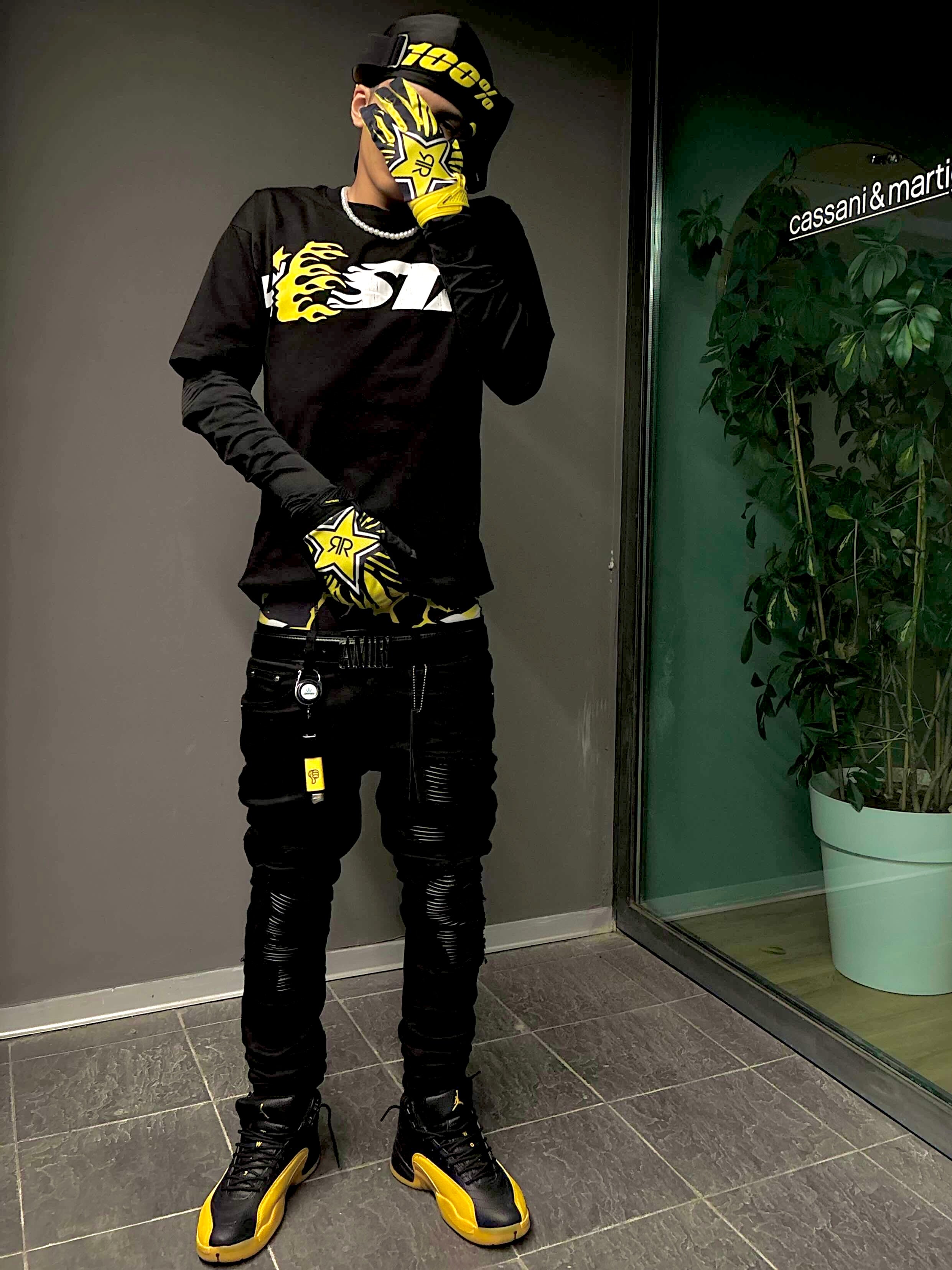 Stratched Total Black Jeans