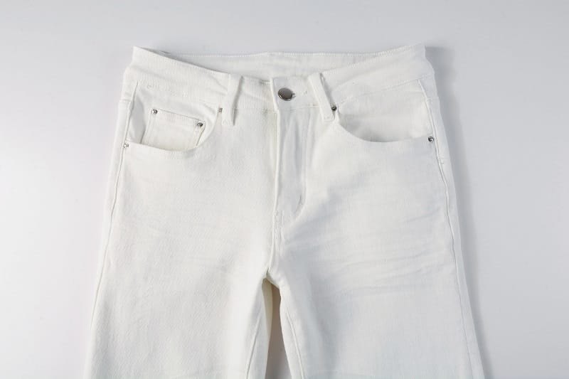 Total White Jeans